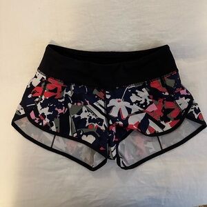 Lululemon shorts size 4